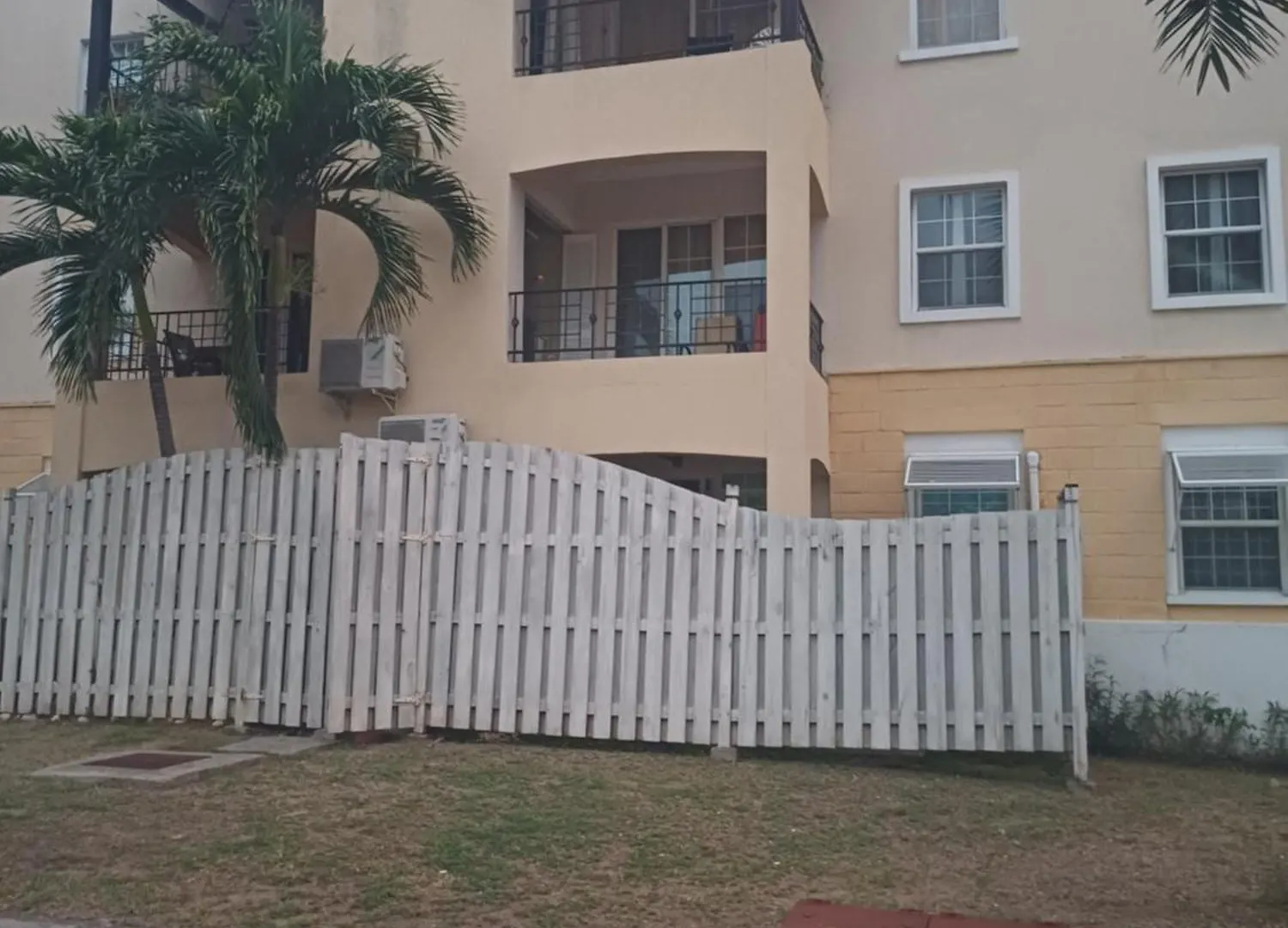 Royal Exquisite Deluxe Apartment Kingston